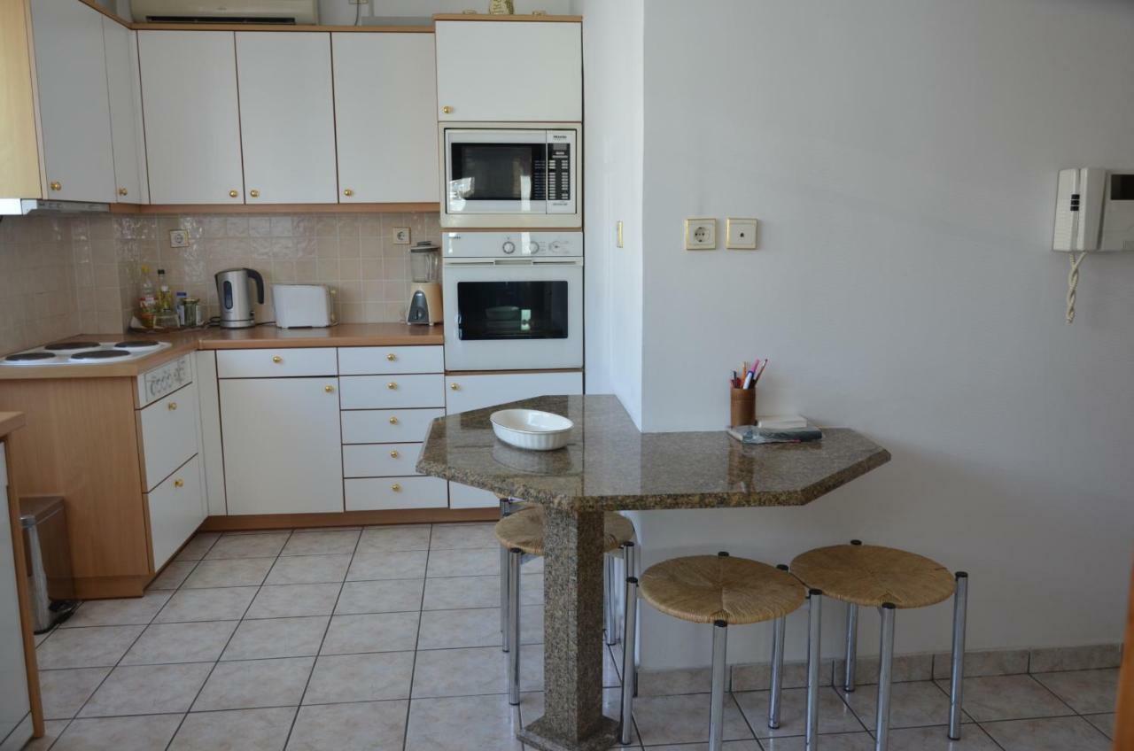 Perfect Beachfront Apartment Афины Экстерьер фото