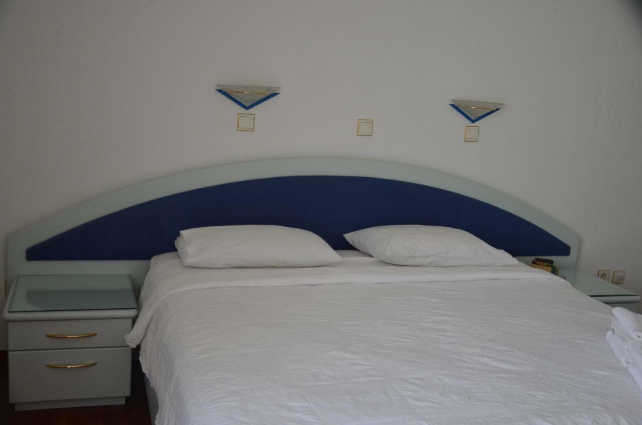 Perfect Beachfront Apartment Афины Экстерьер фото